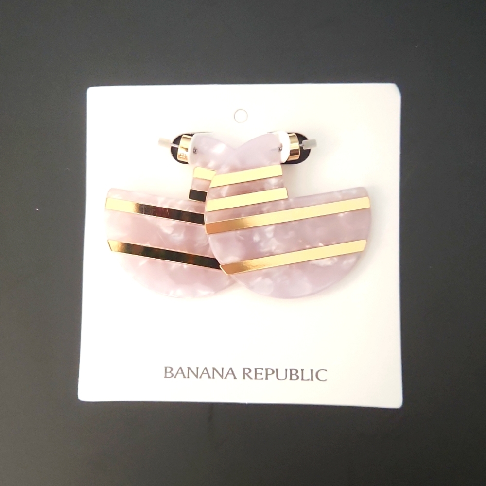 Banana Republic pink with gold accent circle earrings
